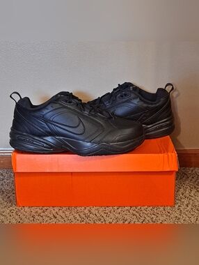 Nike Air Monarch IV Men’s Black Leather Athletic Trainer Shoes Size 13 4E